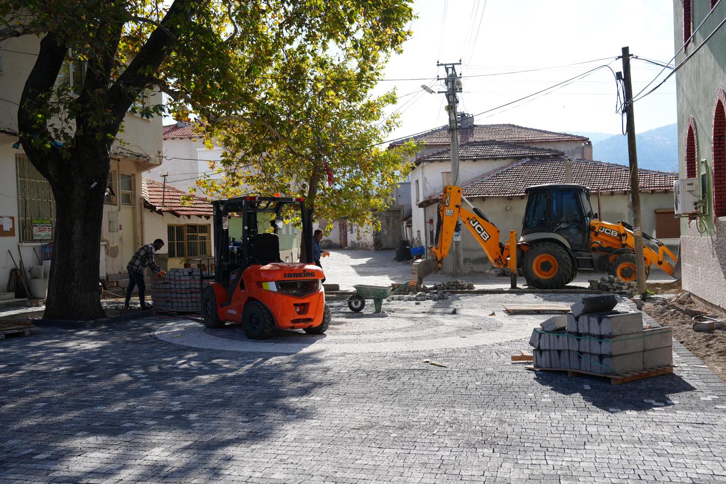 Burhaniye Belediyesi Fen İşleri Müdürlüğü, 2024 yılı boyunca ilçe genelinde