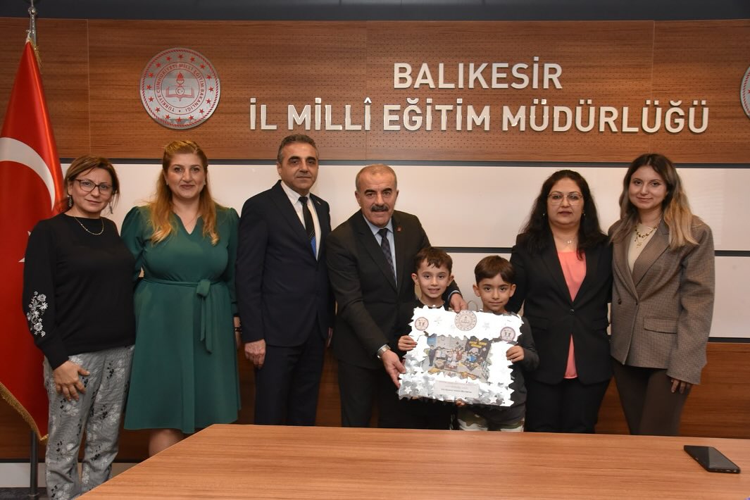 Balıkesir Atatürk Şehir Hastanesi Anaokulu öğrencileri, İl Milli Eğitim Müdürü