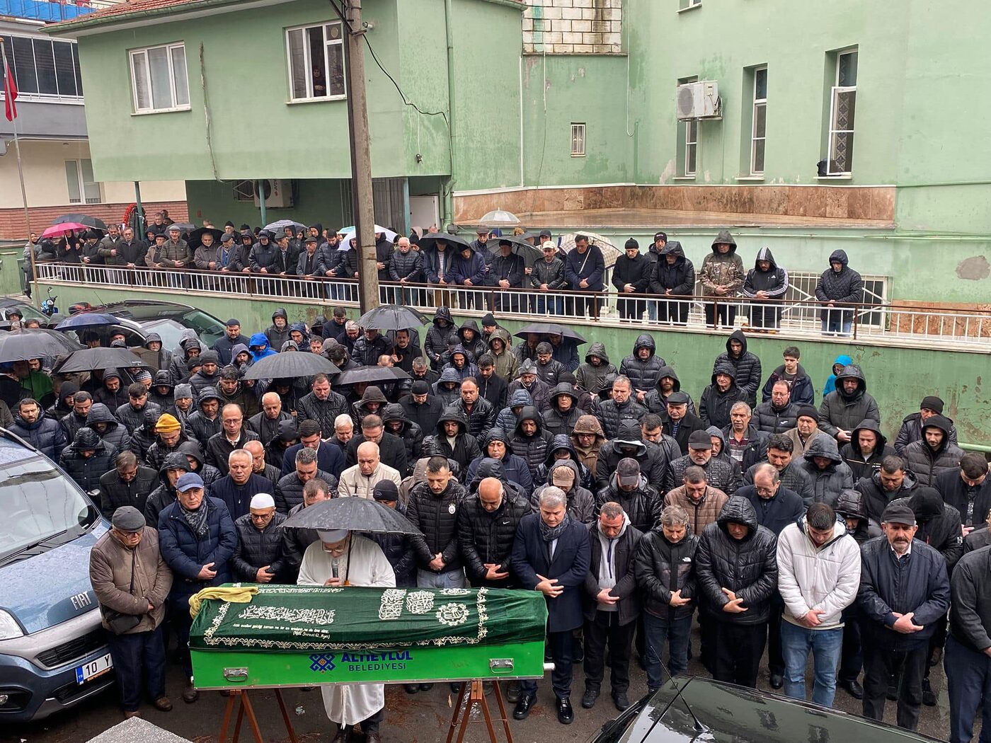 AK Parti Balıkesir Milletvekili Mustafa Canbey, trafik kazasında hayatını kaybeden