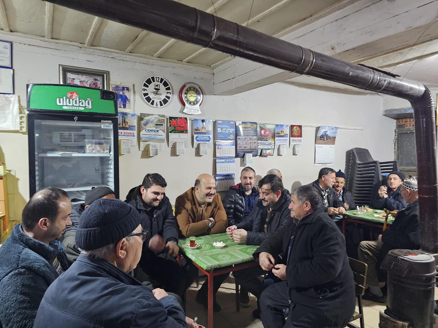 İvrindi Belediye Başkanı Önder Lapanta, vatandaşlarla bir araya geldi.