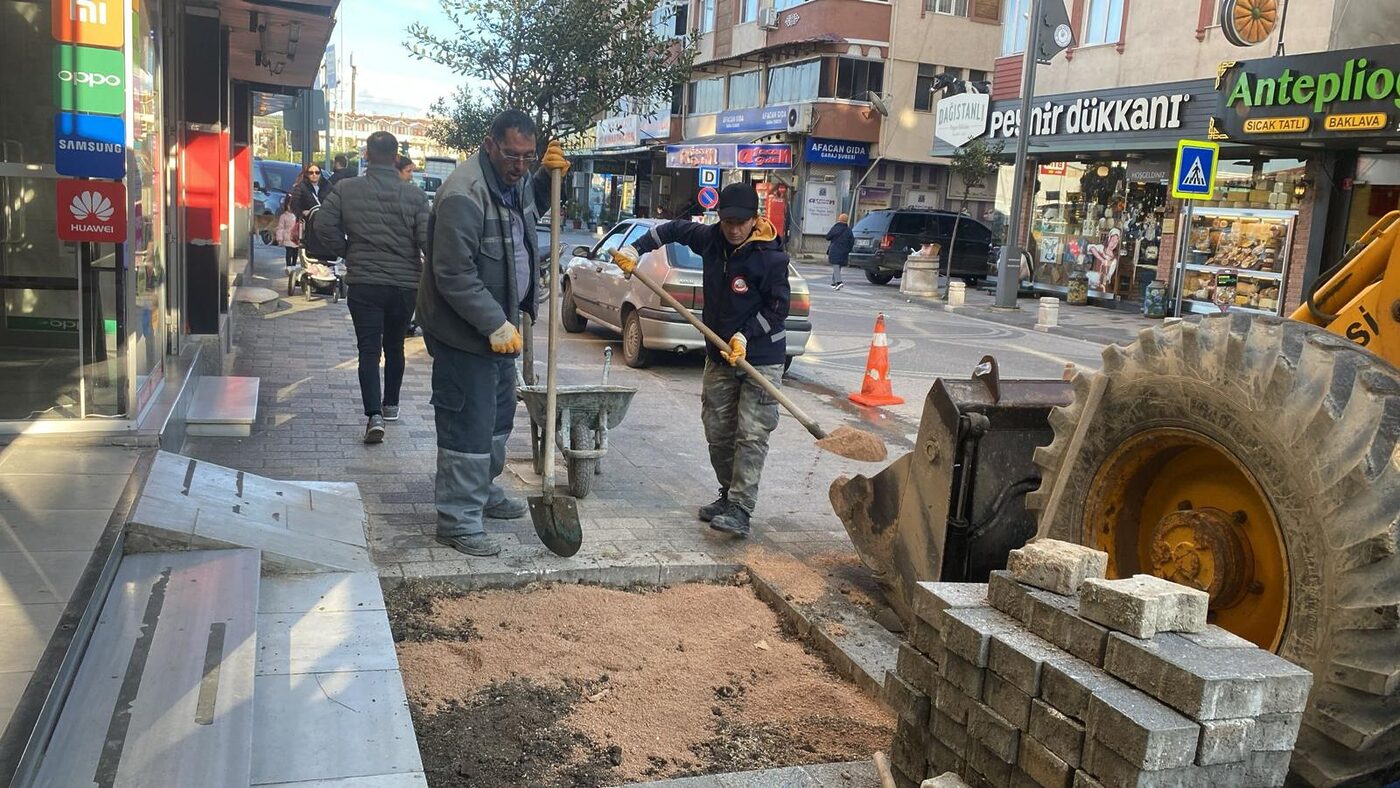 Susurluk Belediyesi Fen İşleri Müdürlüğü Ekipleri, çalışmalarına aralıksız devam ediyor
