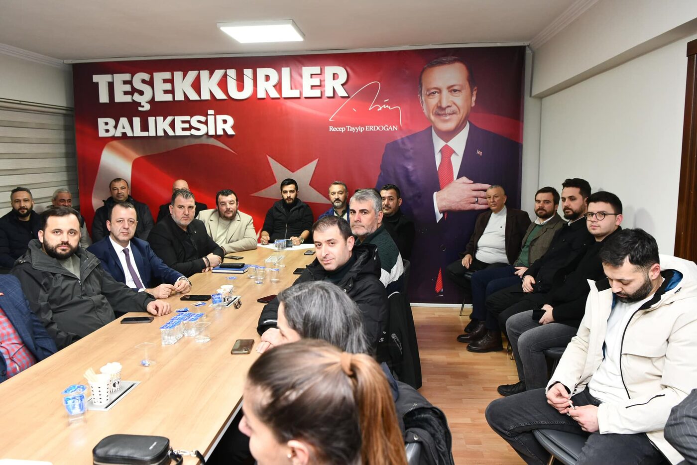 AK Parti Balıkesir İl Başkanlığı'nda haftalık olağan toplantısı gerçekleştirildi.