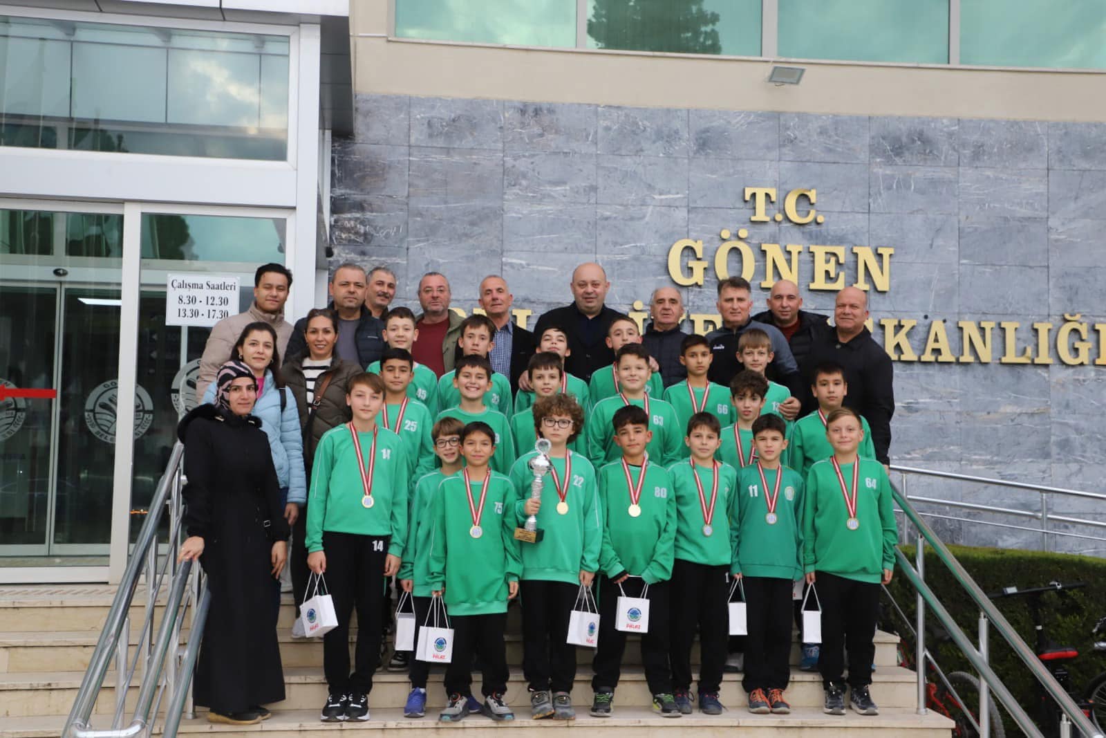 Balıkesir U12 Ligi'nde mücadele eden Gönen Belediyespor U12 Takımı, çıktığı