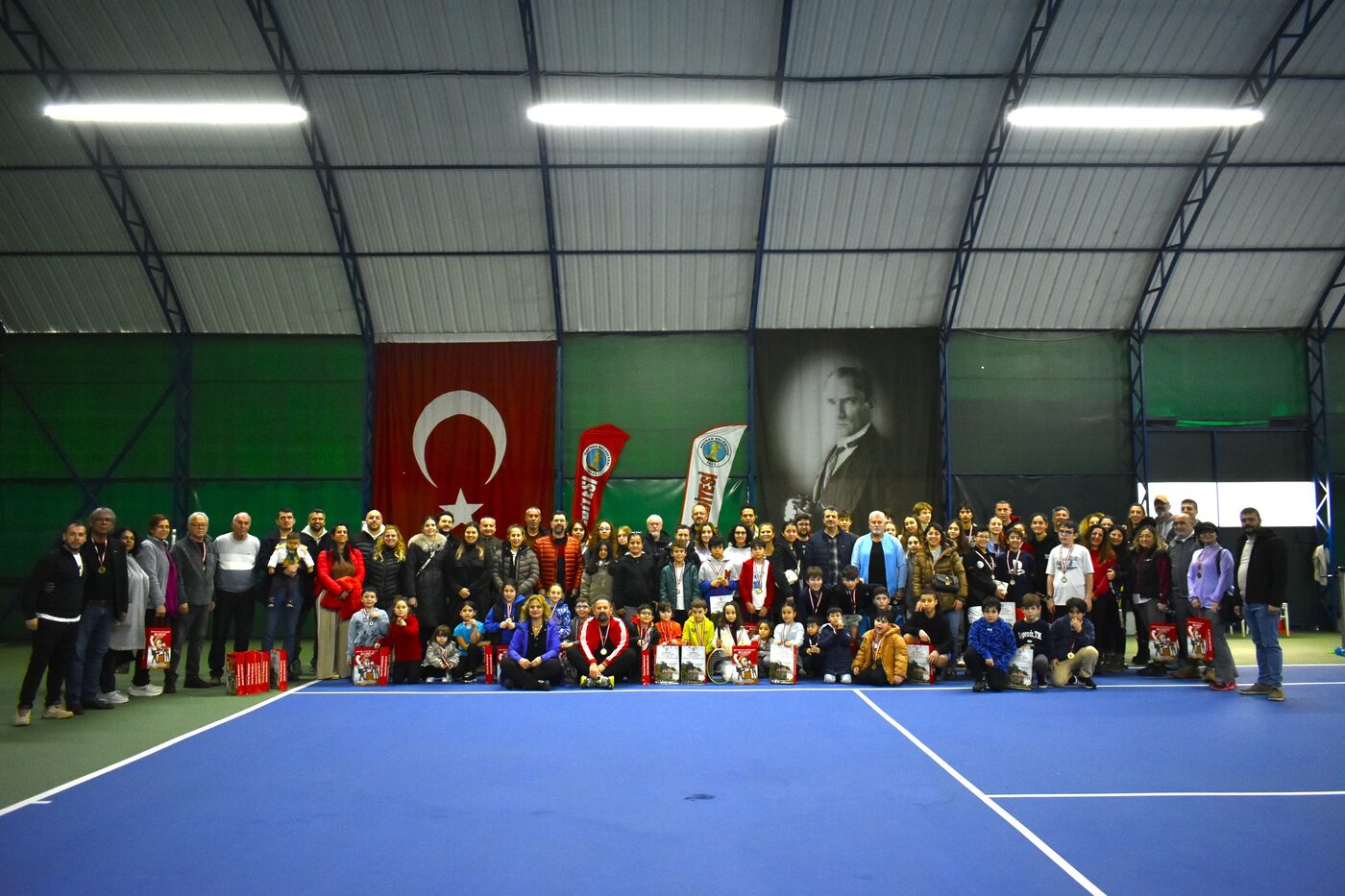 Havran'da Kocaseyit Balkan Tenis Şenliği Turnuvası ödül töreni düzenlendi.