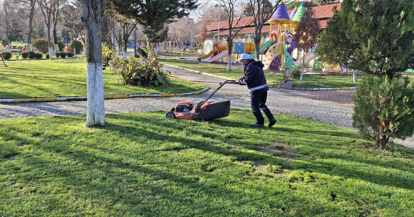 Susurluk’ta temizlik ve bakım çalışmaları aralıksız devam ediyor.