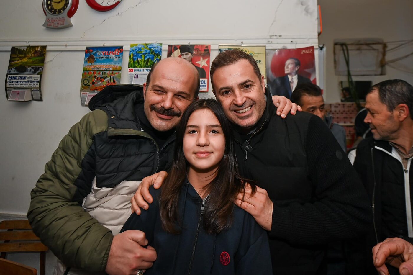 İvrindi Yağlılar Mahallesi'nde, yoğun katılımlı geleneksel sarımsaklı pilav hayrı gerçekleştirildi.