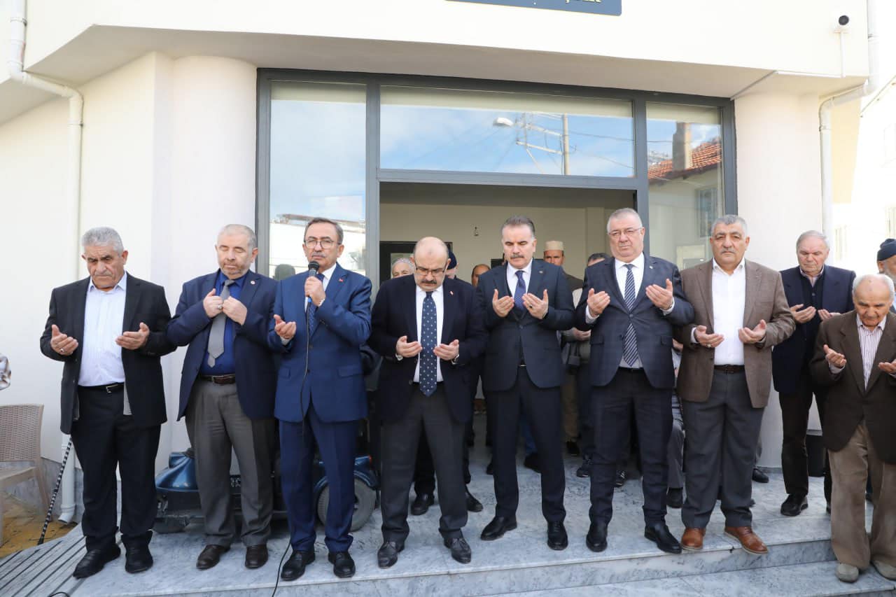 Edremit'te Cennetayağı Mahallesi'nde Paşa Cami'nin açılışı yapıldı.