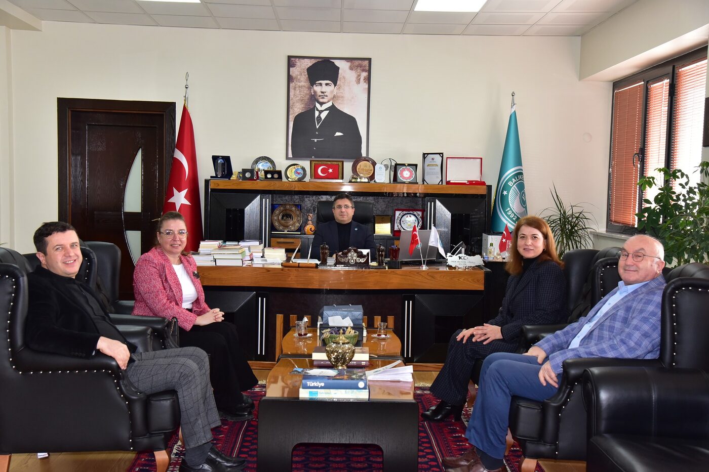 Balıkesir Kent Konseyi Başkanı Sevinç Özden, Balıkesir Üniversitesi Rektörü Prof.