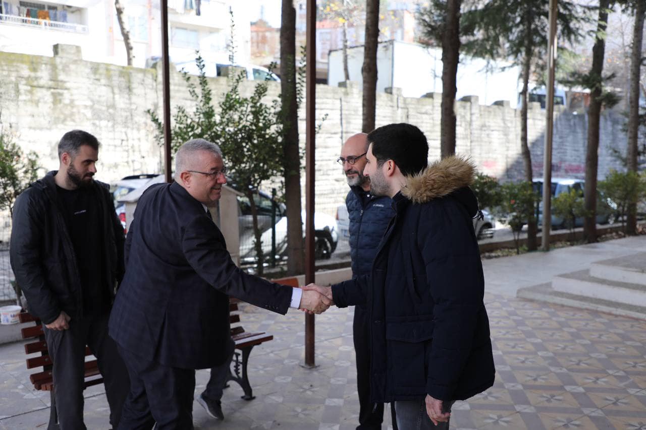 Edremit Belediye Başkanı Mehmet Ertaş, Tuncay Kılıç için düzenlenen hayıra