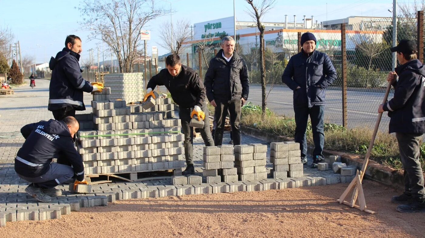 Susurluk Belediye Başkanı Hakan Yıldırım Semizel, çalışmaları yerinde inceledi.