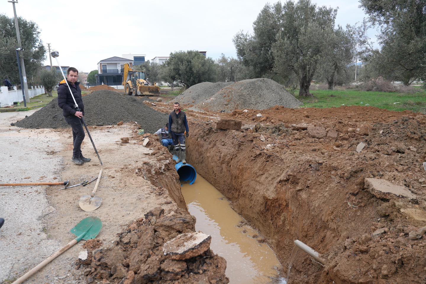 İskele Mahallesi, Adyar Mevkiinde yaşanan kanalizasyon hattında oluşan arızalar nedeni