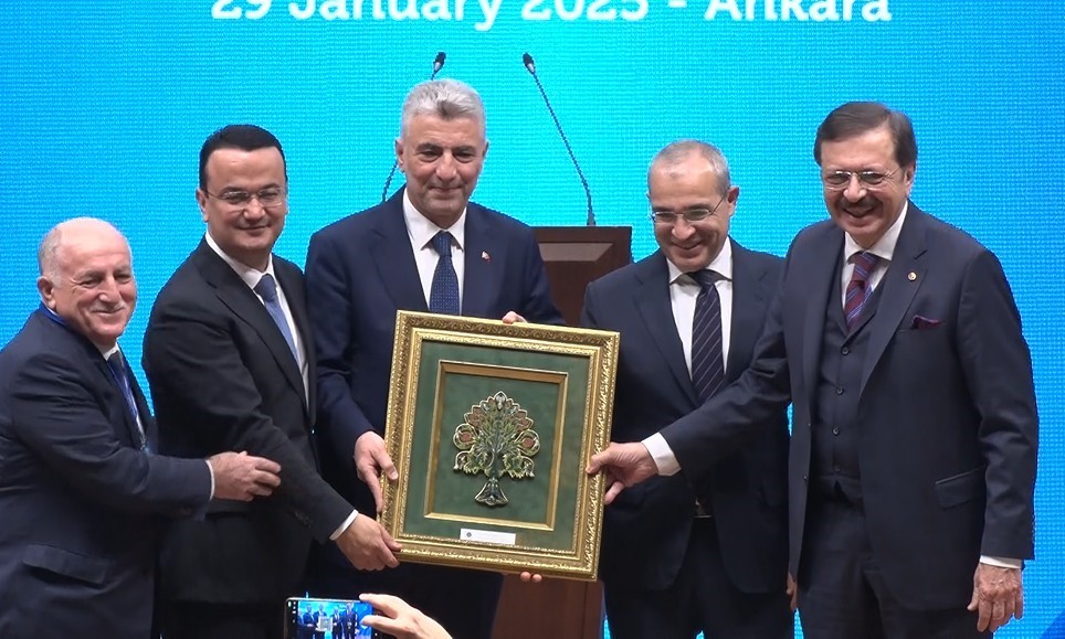 Türkiye-Azerbaycan-Özbekistan Üçlü İş Forumu’nda konuşan Ticaret Bakanı Ömer Bolat, “Türkiye