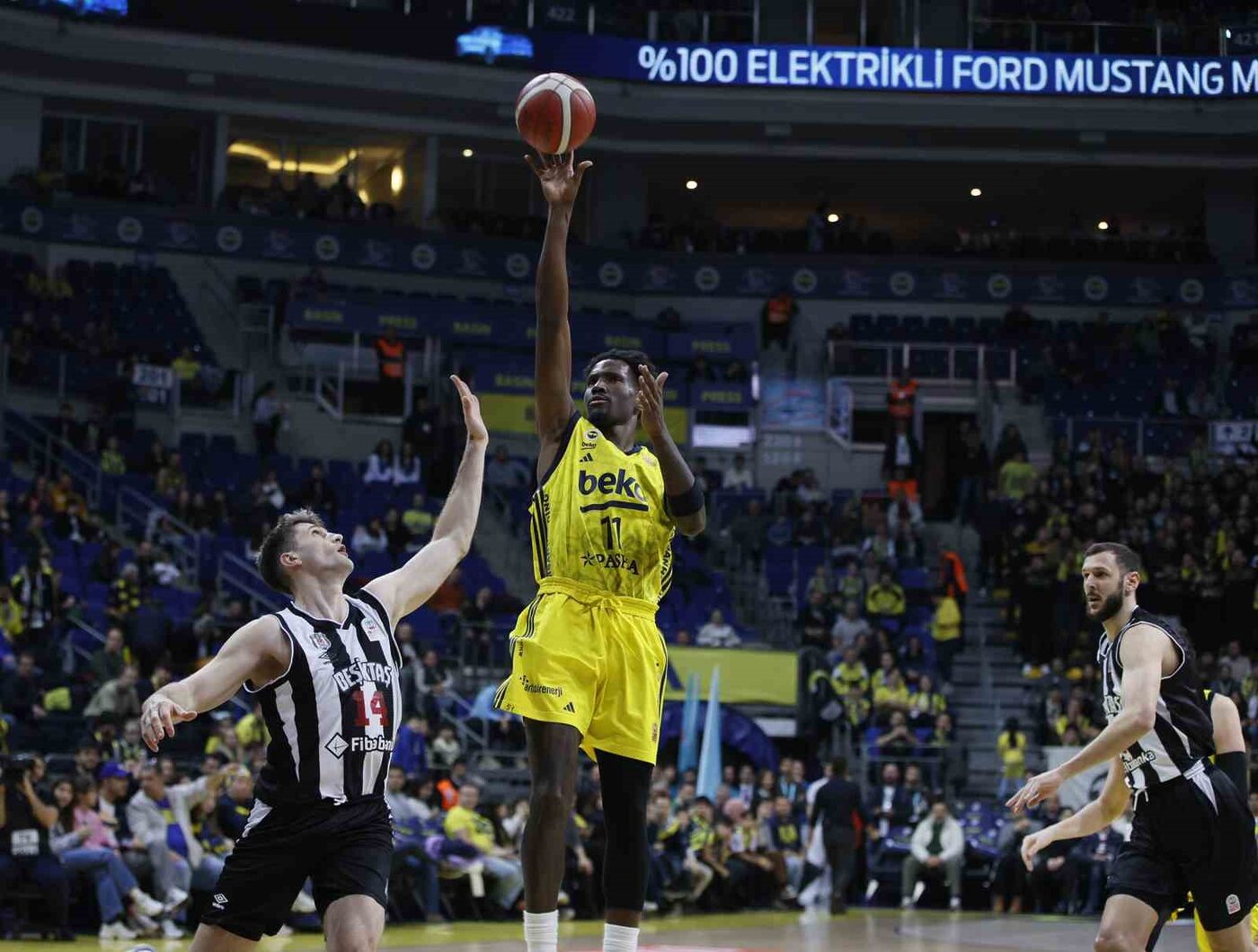 Türkiye Sigorta Basketbol Süper Ligi 14. maçında Fenerbahçe Beko, konuk