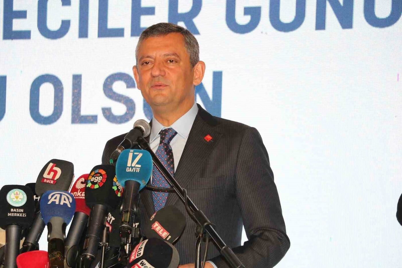 Cumhuriyet Halk Partisi (CHP) Genel Başkanı Özgür Özel, “İthal vekil