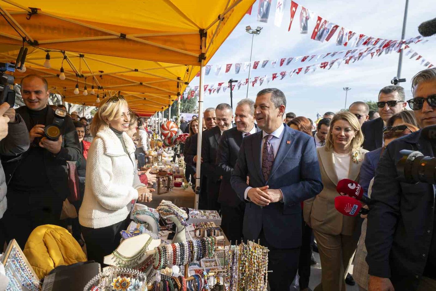 CHP Genel Başkanı Özgür Özel, Mersin’in ilçeleri ile çevre illerden