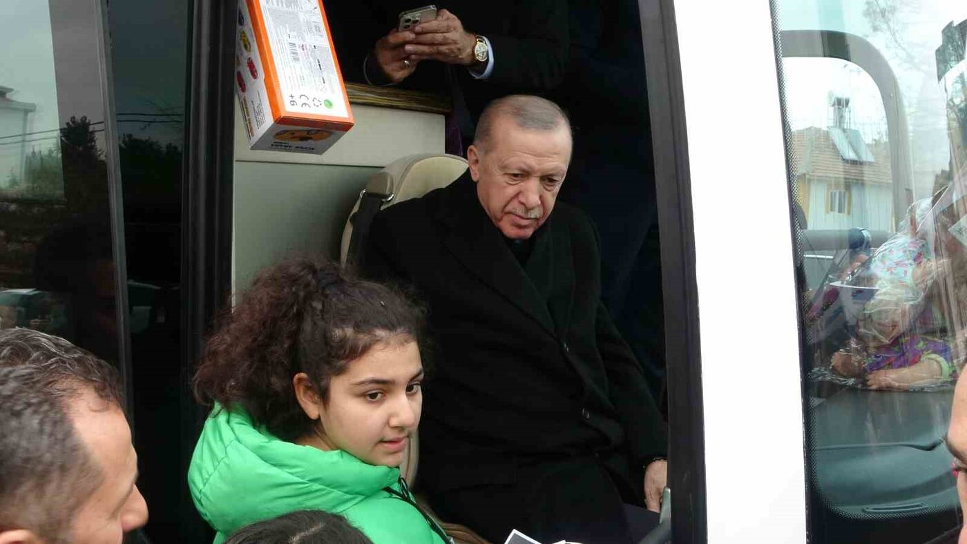 Malatya’ya gelen Cumhurbaşkanı Recep Tayyip Erdoğan’a vatandaşlar sevgi gösterisinde bulundu.