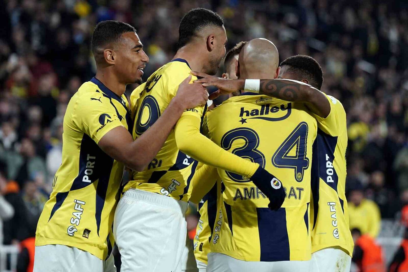 Fenerbahçe, Trendyol Süper Lig’de karşılaştığı Atakaş Hatayspor’u 2-1 mağlup ederek