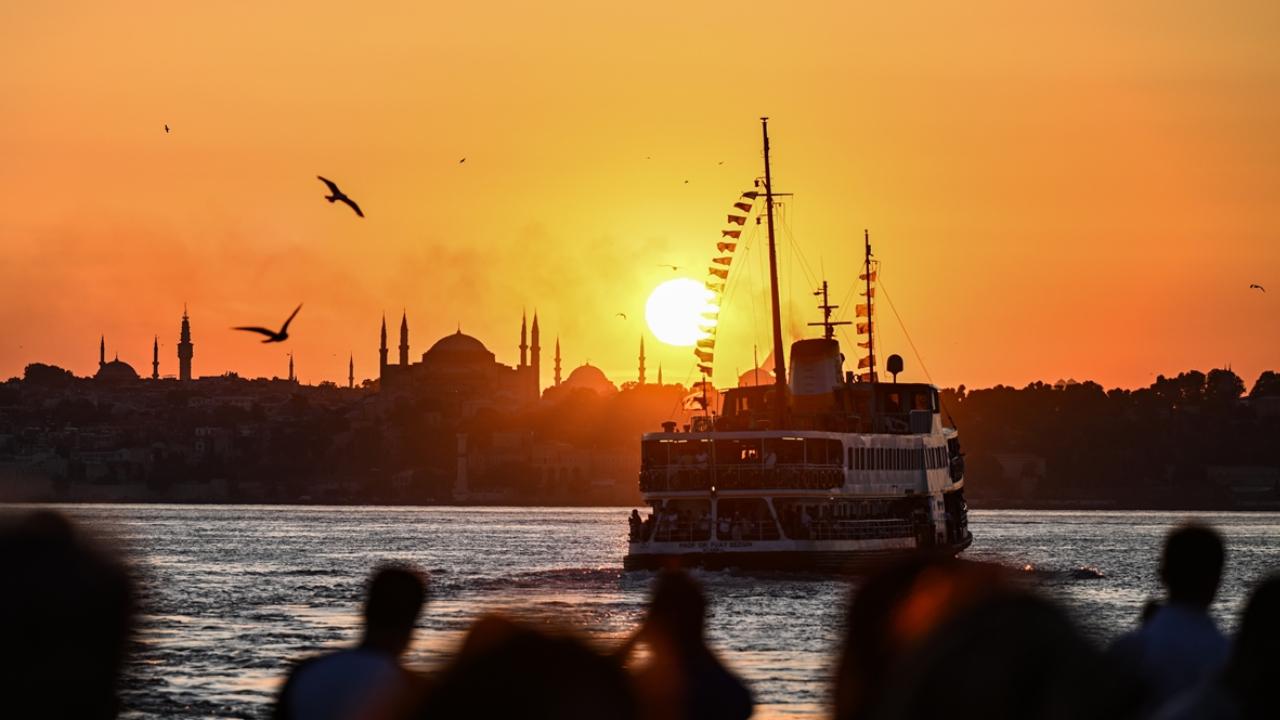 Türkiye'nin turizm geliri, 2024'te bir önceki yıla göre yüzde 8,3