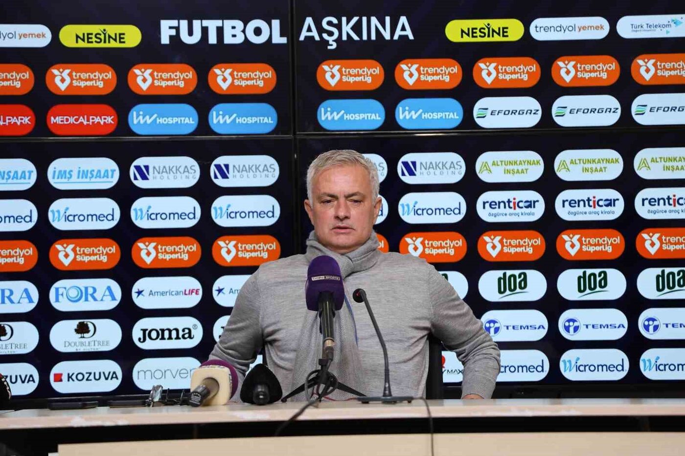 Fenerbahçe Teknik Direktörü Jose Mourinho, Adana Demirspor maçını domine ettiklerini