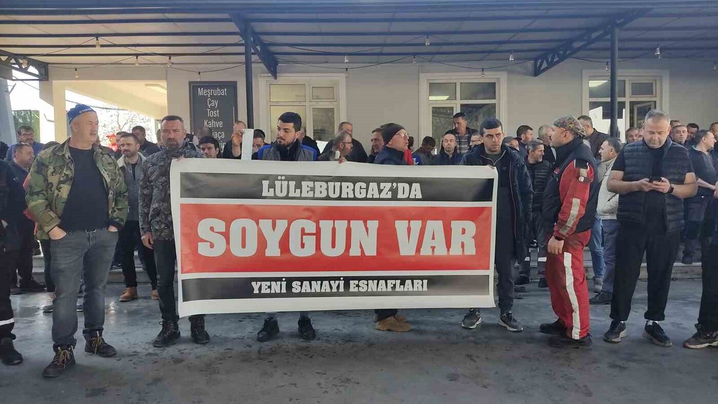 Kırklareli’nin Lüleburgaz ilçesinde su faturalarında yaşanan artışa tepki gösteren esnaf