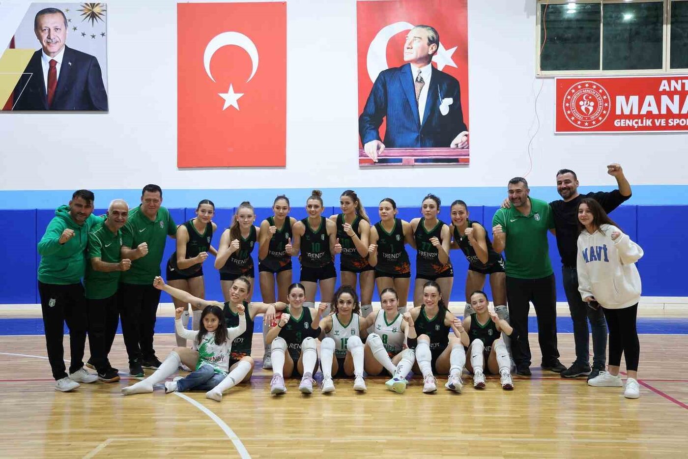 TVF Kadınlar 2. Lig’de mücadele eden Manavgat Belediyespor Voleybol Takımı,