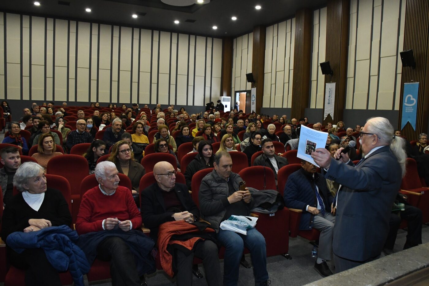 Cumhuriyet Söyleşileri’nin üçüncüsü “Nâzım Aramızda” programı ile Salih Tozan Kültür