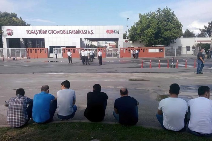 Türkiye’nin otomotiv devi Tofaş, Bursa’daki fabrikasında bugün itibarıyla üretimi geçici