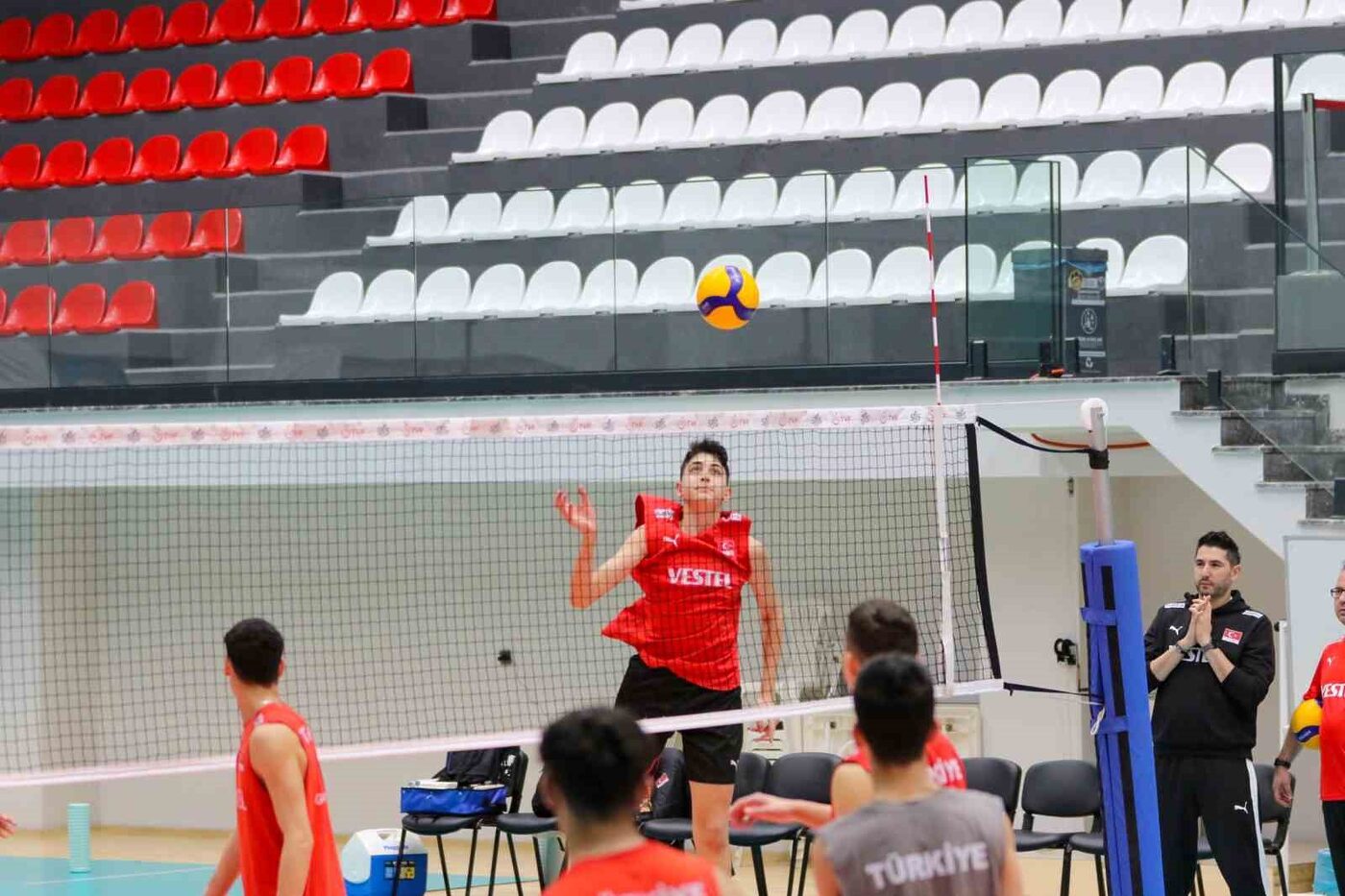 Türkiye Voleybol Federasyonu tarafından Alanya Belediyesi’nin ev sahipliğinde U-16 Erkekler