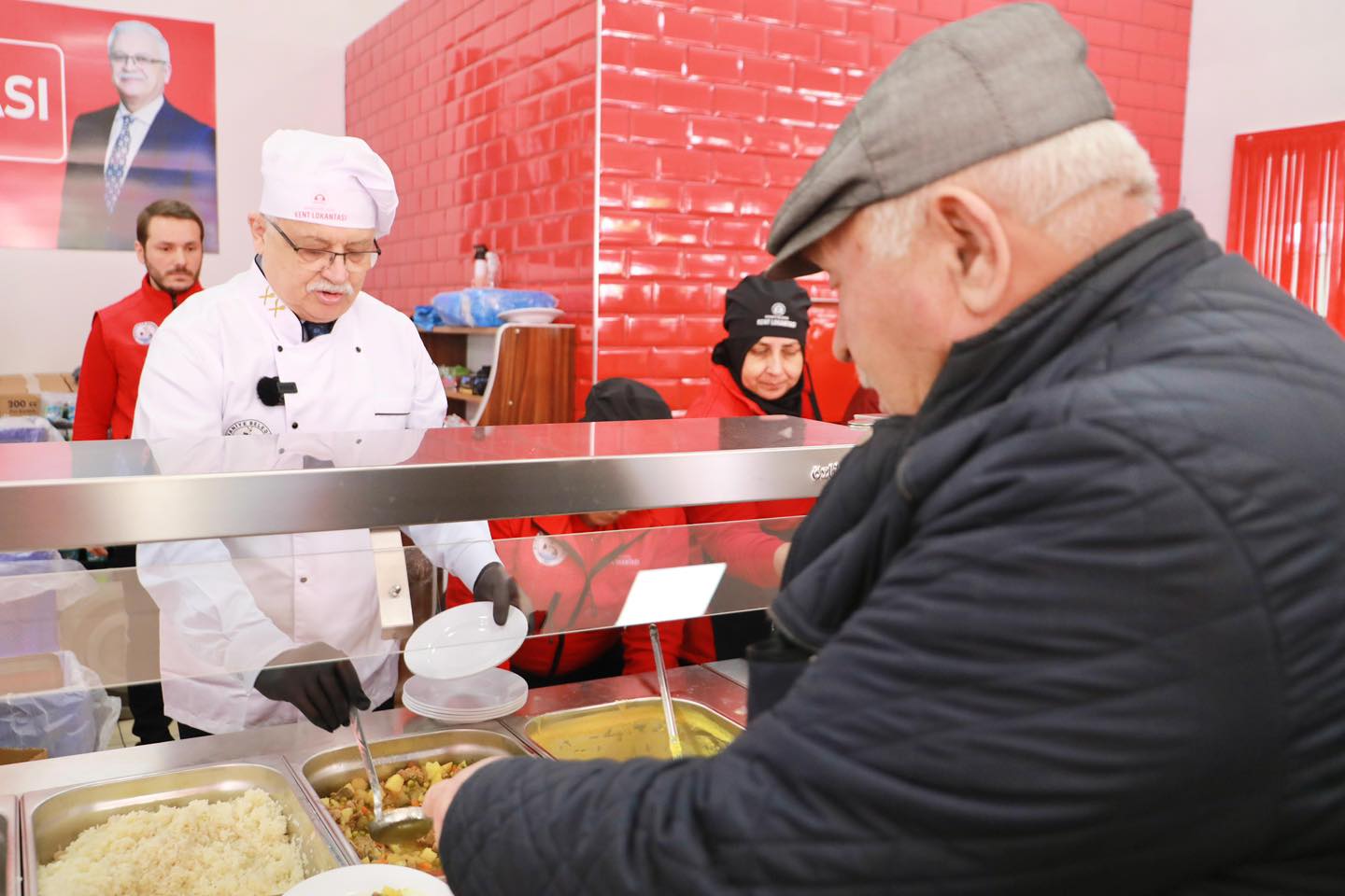 Burhaniye Belediye Başkanı Ali Kemal Deveciler, bir projesini daha hayata