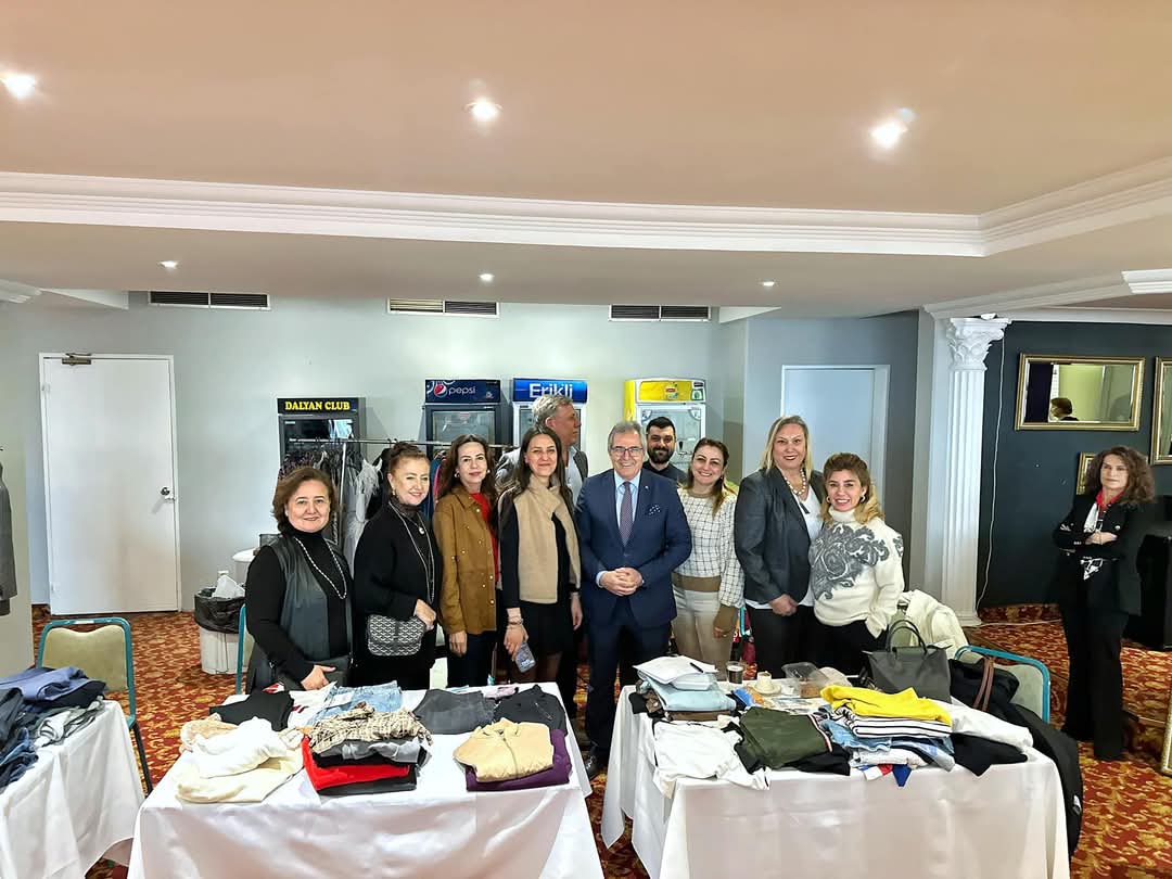 BANDIRMA’DA SEVGİ GÜNÜ ETKİNLİĞİ BÜYÜK İLGİ GÖRDÜ Bandırma Lions Kulübü tarafından düzenlenen Sevgi Günü Etkinliği, el emeği