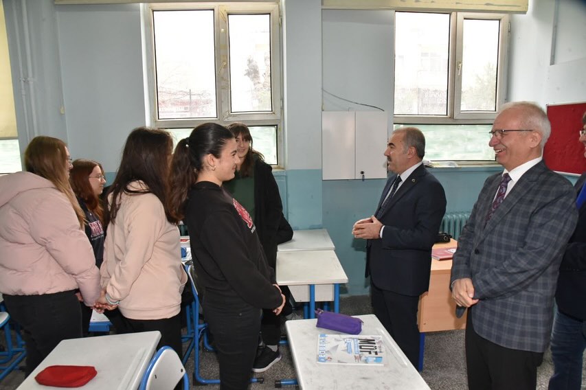 MÜDÜR DEMİR’DEN ZİYARET Balıkesir İl Milli Eğitim Müdürü Murat Demir, Karesi İlçe Milli