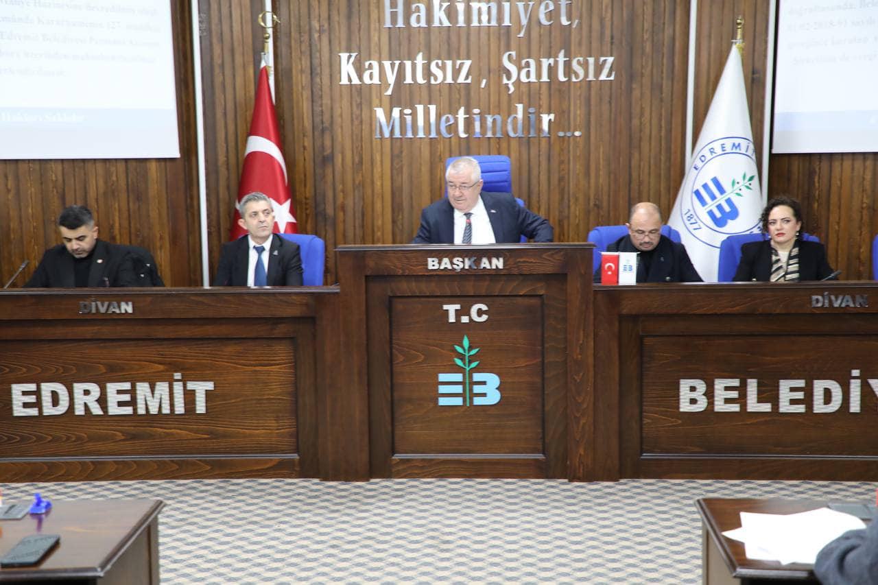 Edremit Belediyesi'nde dün akşam Şubat Ayı Olağan Meclis Toplantısı gerçekleştirildi
