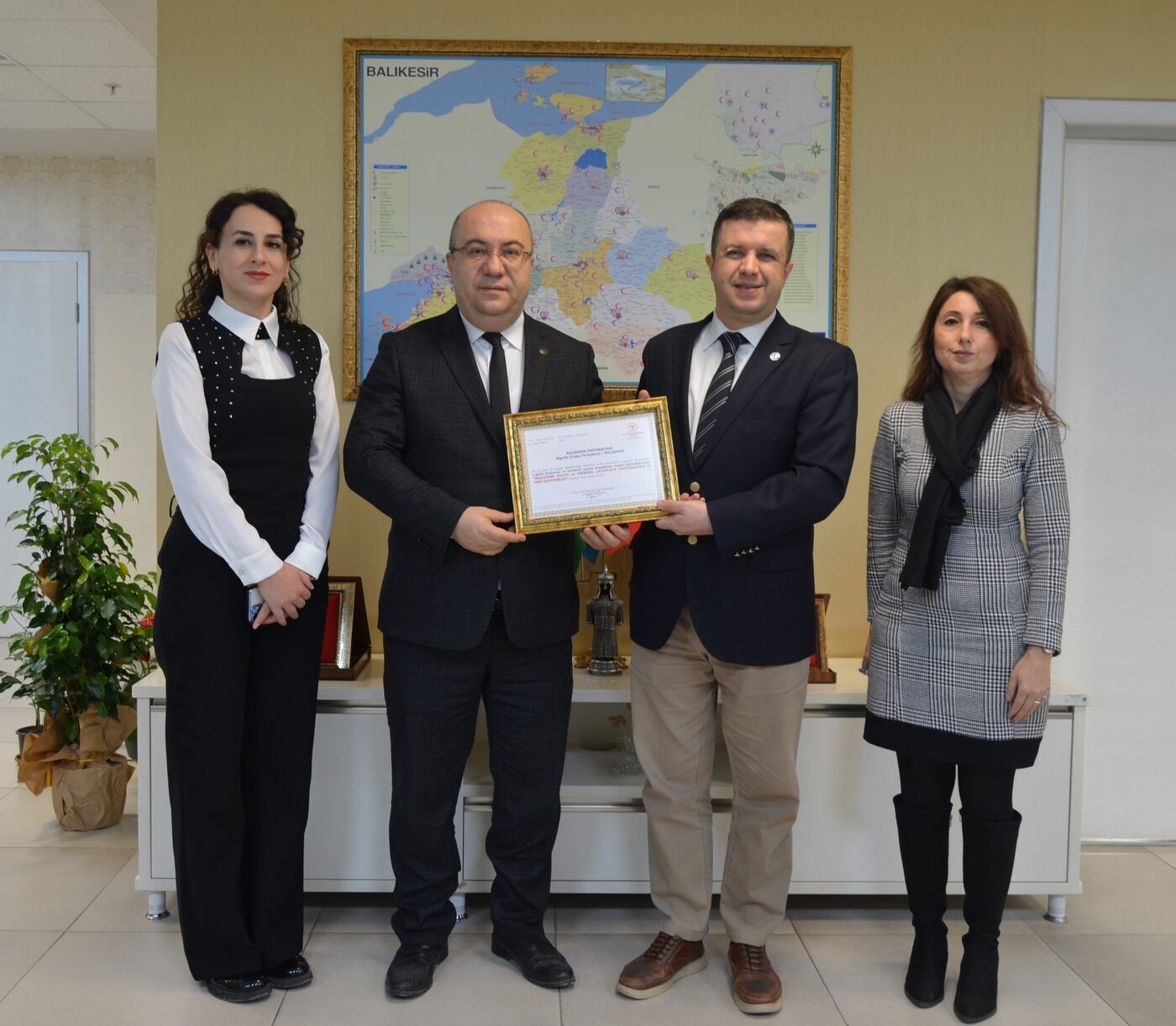 Balıkesir Üniversitesi, T.C. Sağlık Bakanlığı tarafından verilen "Beslenme Dostu ve