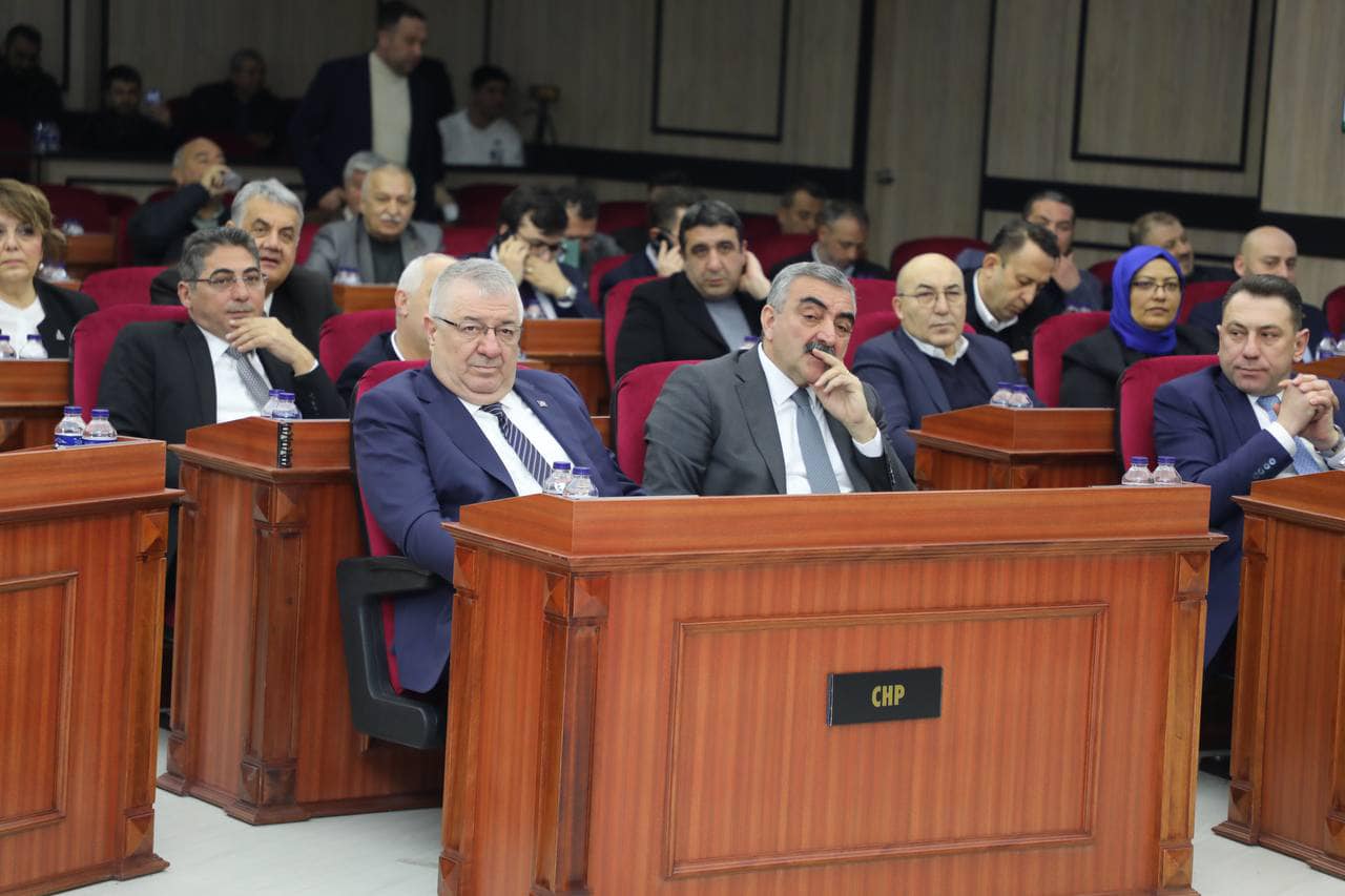 Edremit Belediye Başkanı Mehmet Ertaş, dün gerçekleştirilen Büyükşehir Meclisi Toplantısı'na