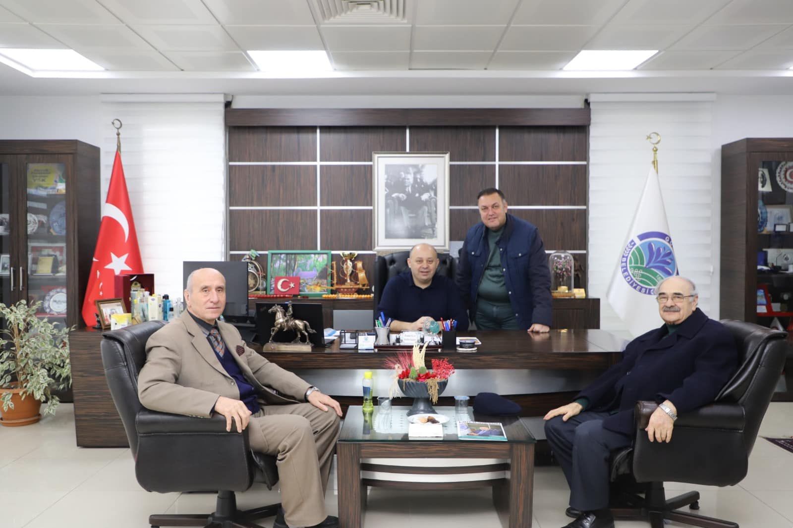 CHP'li Gönen Belediye Başkanı İbrahim Palaz'a, bir takım ziyaretler gerçekleşti
