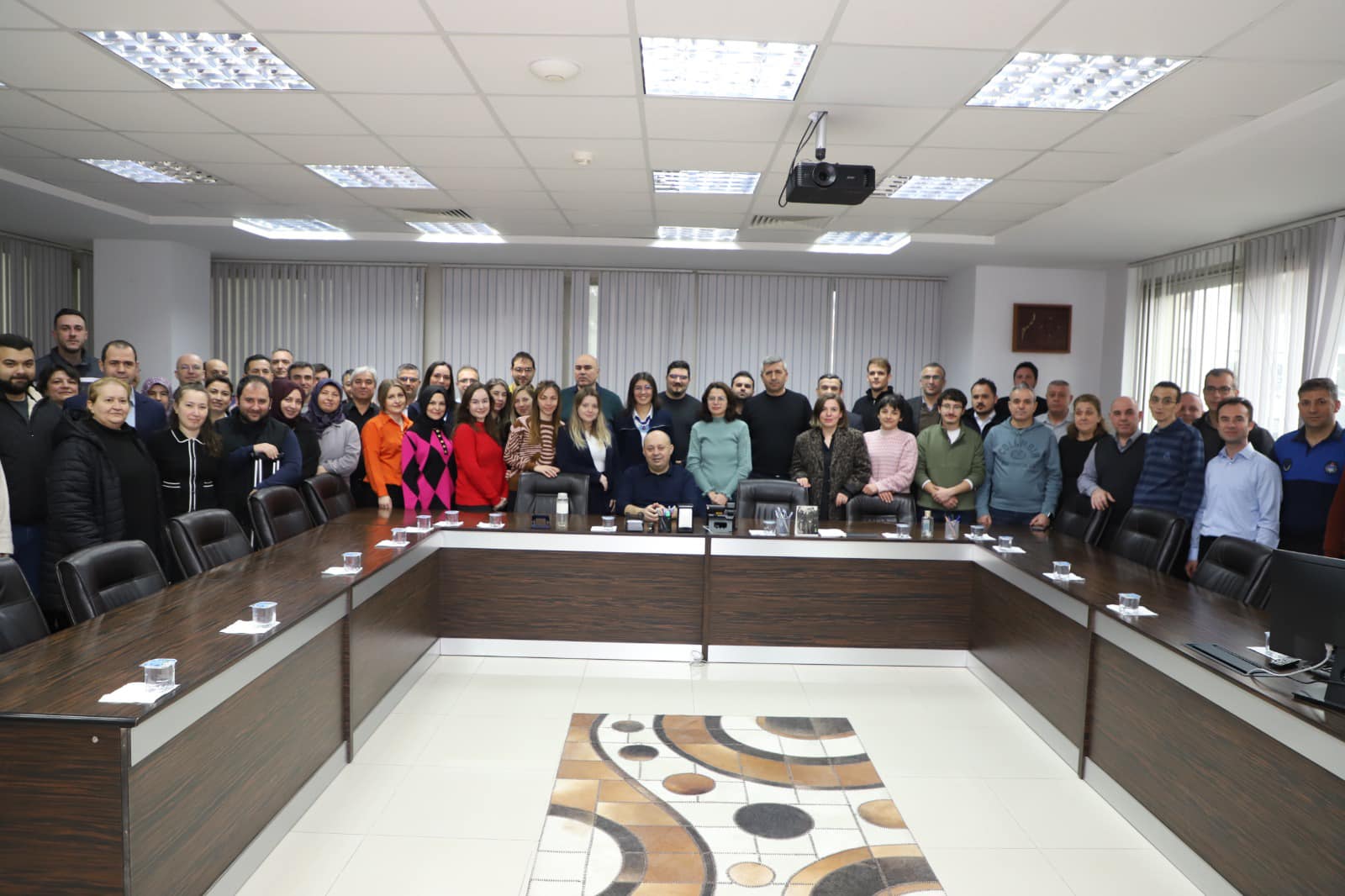 BAŞKAN PALAZ’A GEÇMİŞ OLSUN ZİYARETİ Gönen Belediyesi personeli, Başkan İbrahim Palaz'a geçirdiği rahatsızlıktan dolayı geçmiş