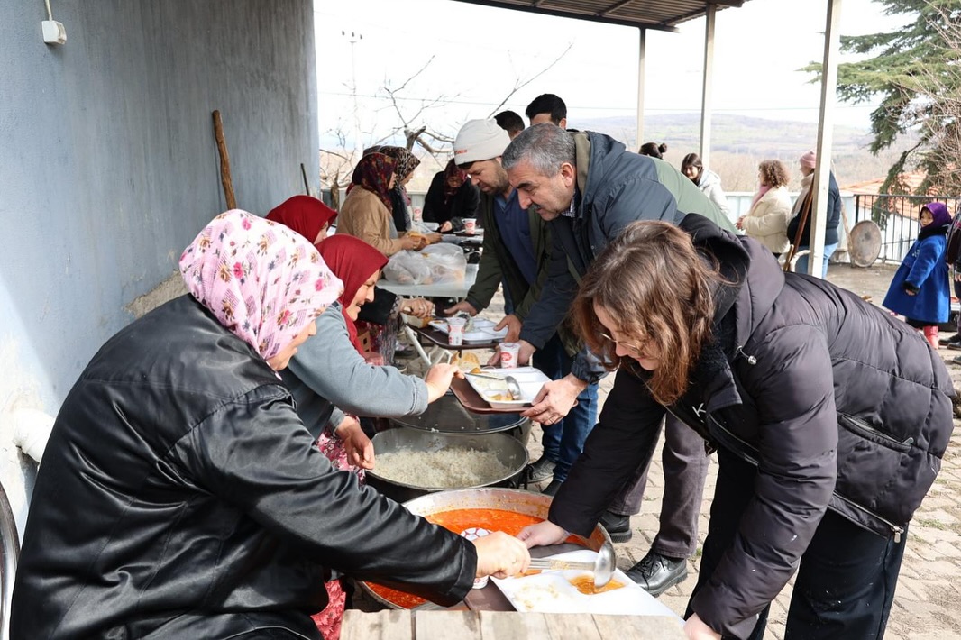 Balya Belediye Başkanı Orhan Gaga, Çamucu Mahallesi'ndeki okulu ziyaret etti
