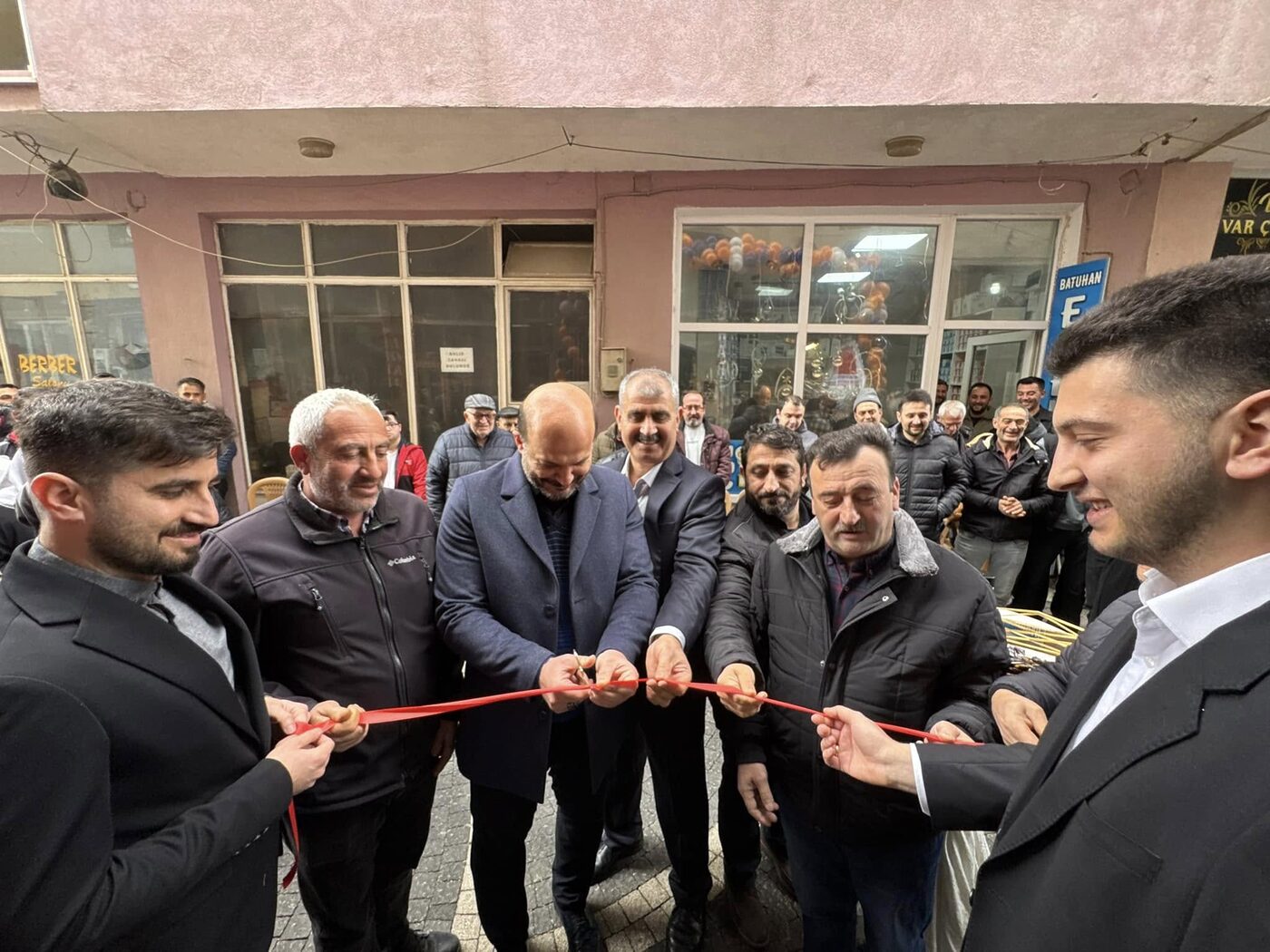 İvrindi Belediye Başkanı Önder Lapanta, ilçede hizmete giren Yüksel Harita