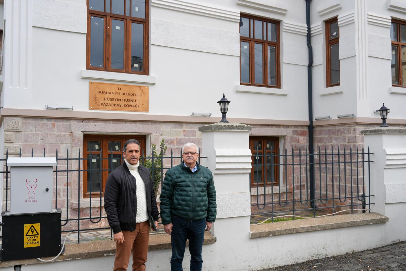 Burhaniye Belediyesi mülkiyetinde bulunan ve Hacıahmet Mahallesi'nde yer alan tescilli