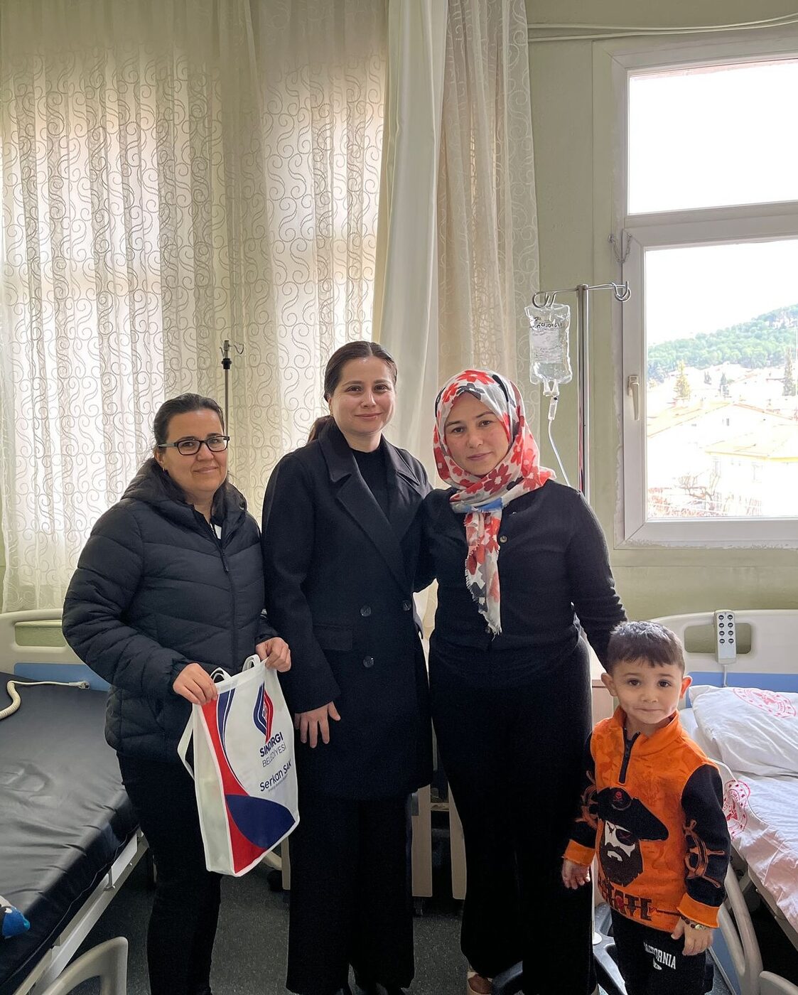 Sındırgı Belediye Başkanı Serkan Sak'ın eşi Gonca Sak, tedavi gören