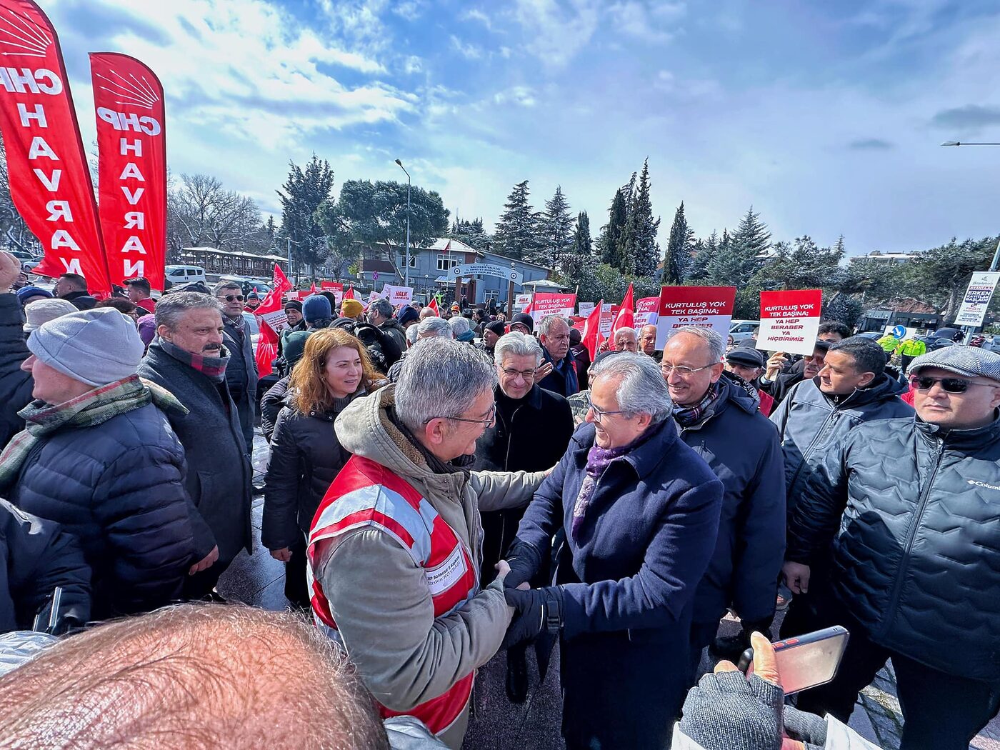 Bandırma Belediye Başkanı Dursun Mirza, özgürlük ve demokrasi miting yürüyüşüne