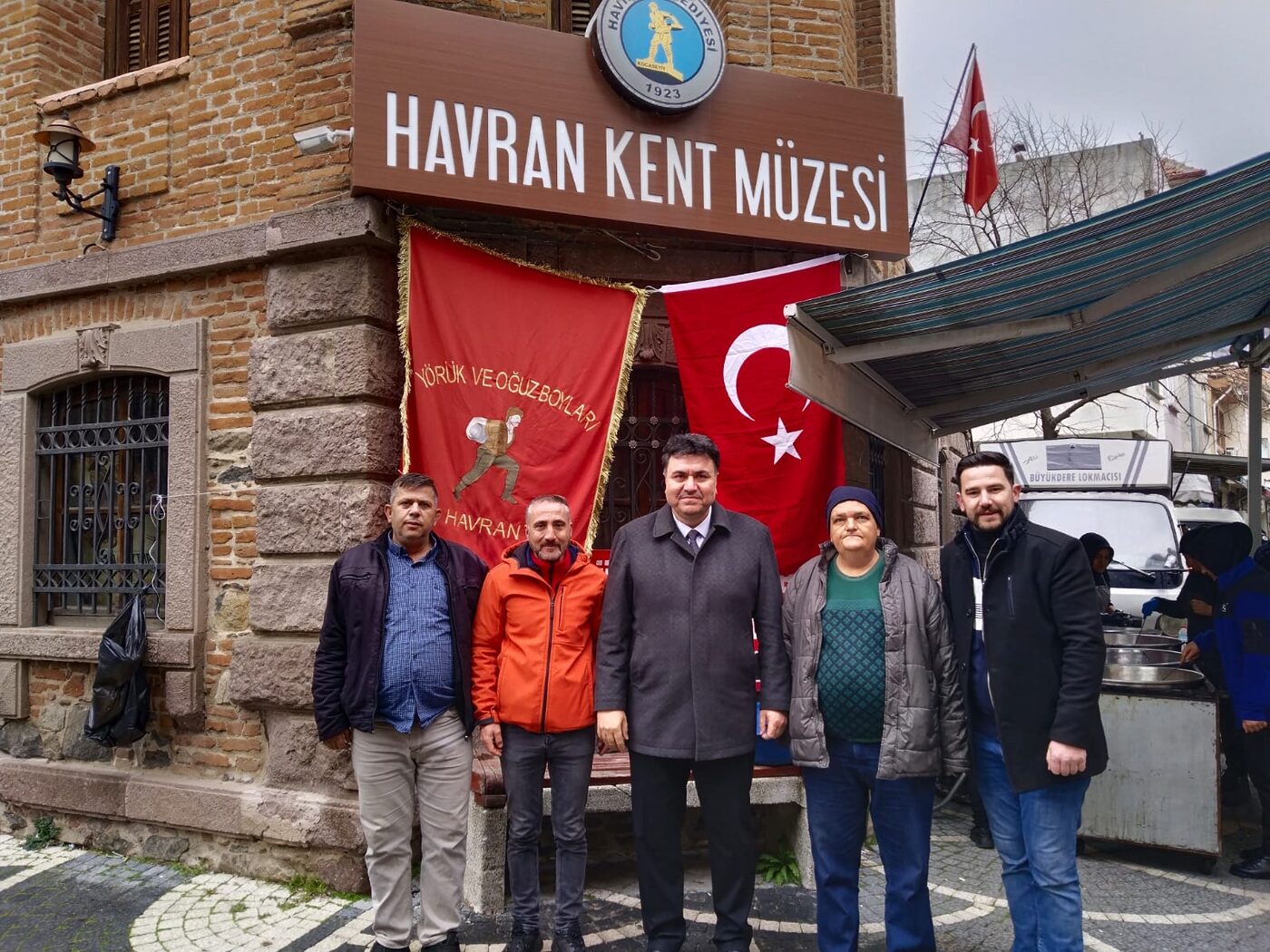 Havran Belediye Başkanı Emin Ersoy, ilçede düzenlenen hayır cemiyetine katılım