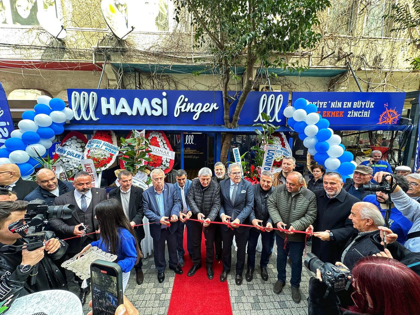 Bandırma Belediye Başkanı Dursun Mirza, ilçede hizmete giren Hamsi Finger'ın