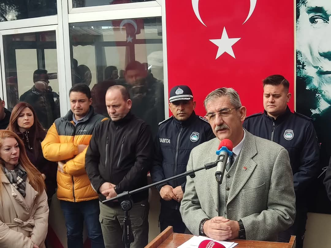 CHP Balıkesir İl Başkanı Erden Köybaşı, Burhaniye Belediye Başkanı Ali