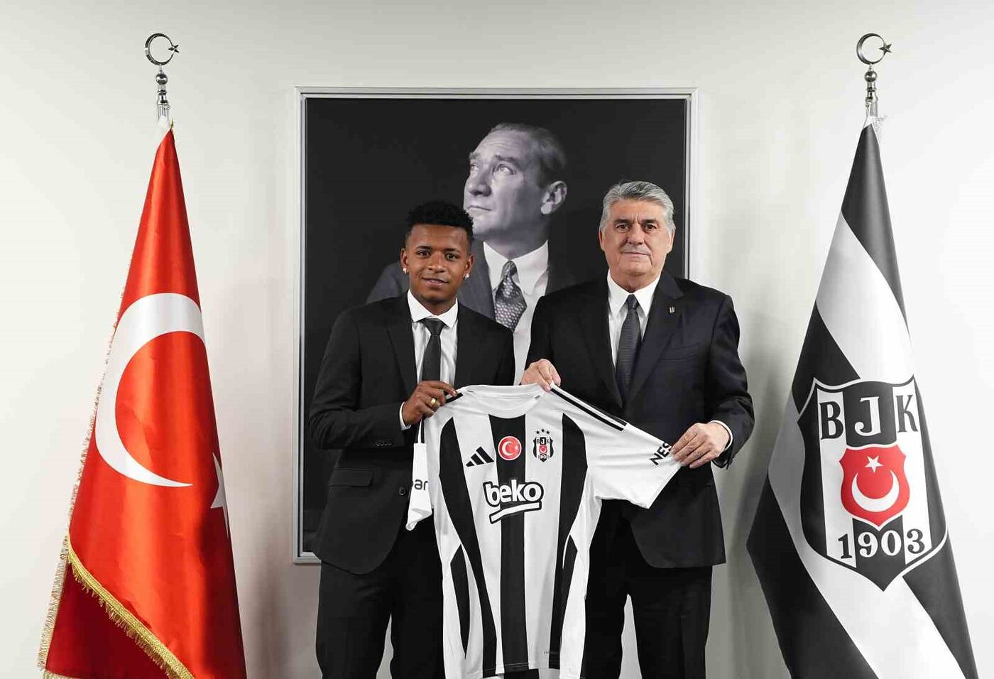 Beşiktaş, Ekvadorlu kanat oyuncusu Keny Arroyo ile sözleşme imzaladığını açıkladı.