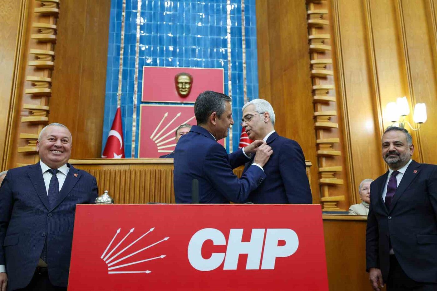 Cumhuriyet Halk Partisi(CHP) Genel Başkanı Özgür Özel, “Teğmenlerin tazminatını ödemeye