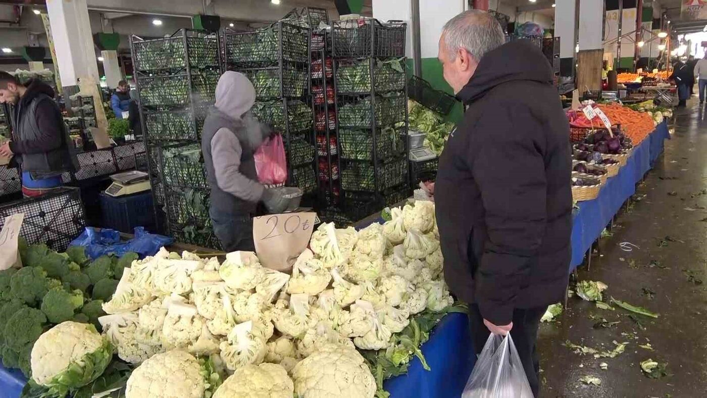 Kocaeli’de vatandaşlar pazar tezgahlarında en çok brokoli ve karnabahara rağbet