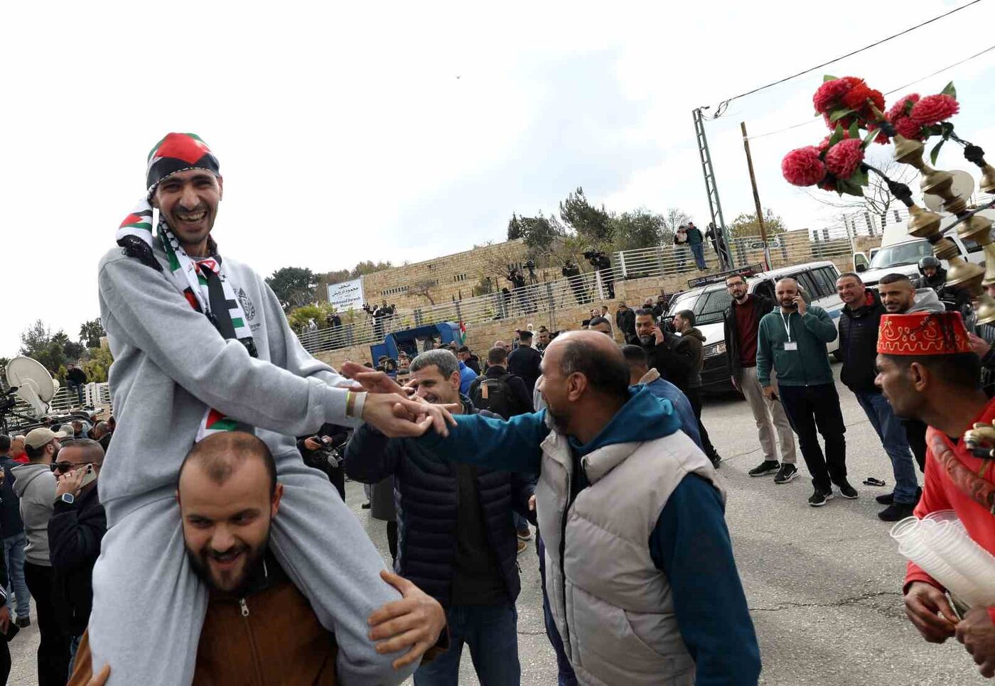 İsrail, Hamas ile esir takası kapsamında 183 Filistinliyi hapishaneden serbest