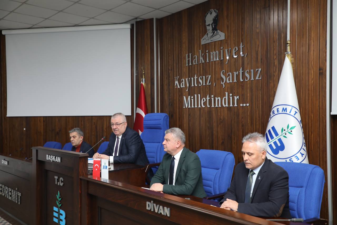 Edremit Belediye Başkanı Mehmet Ertaş, her ay düzenli olarak gerçekleştirilen