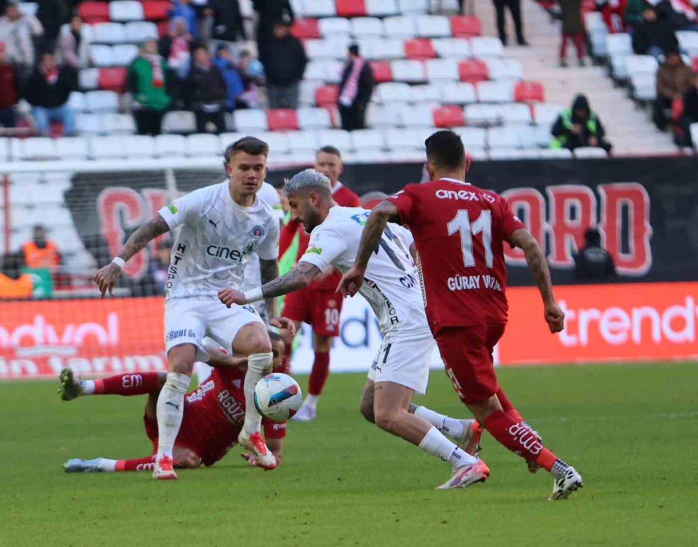 Trendyol Süper Lig’in 25. haftasında Antalyaspor, sahasında Kasımpaşa’yı 2-1 mağlup